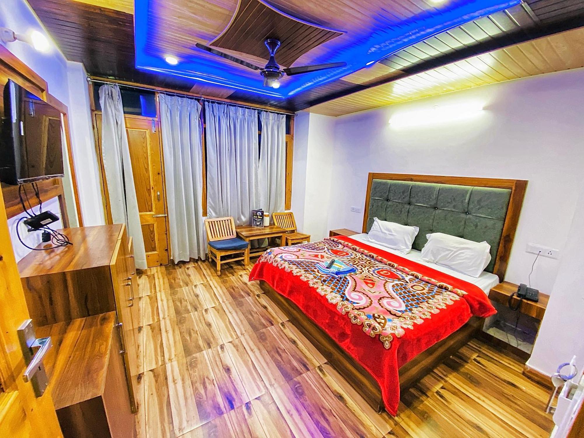 Kst Villa Near Mall Road Manali, Manali