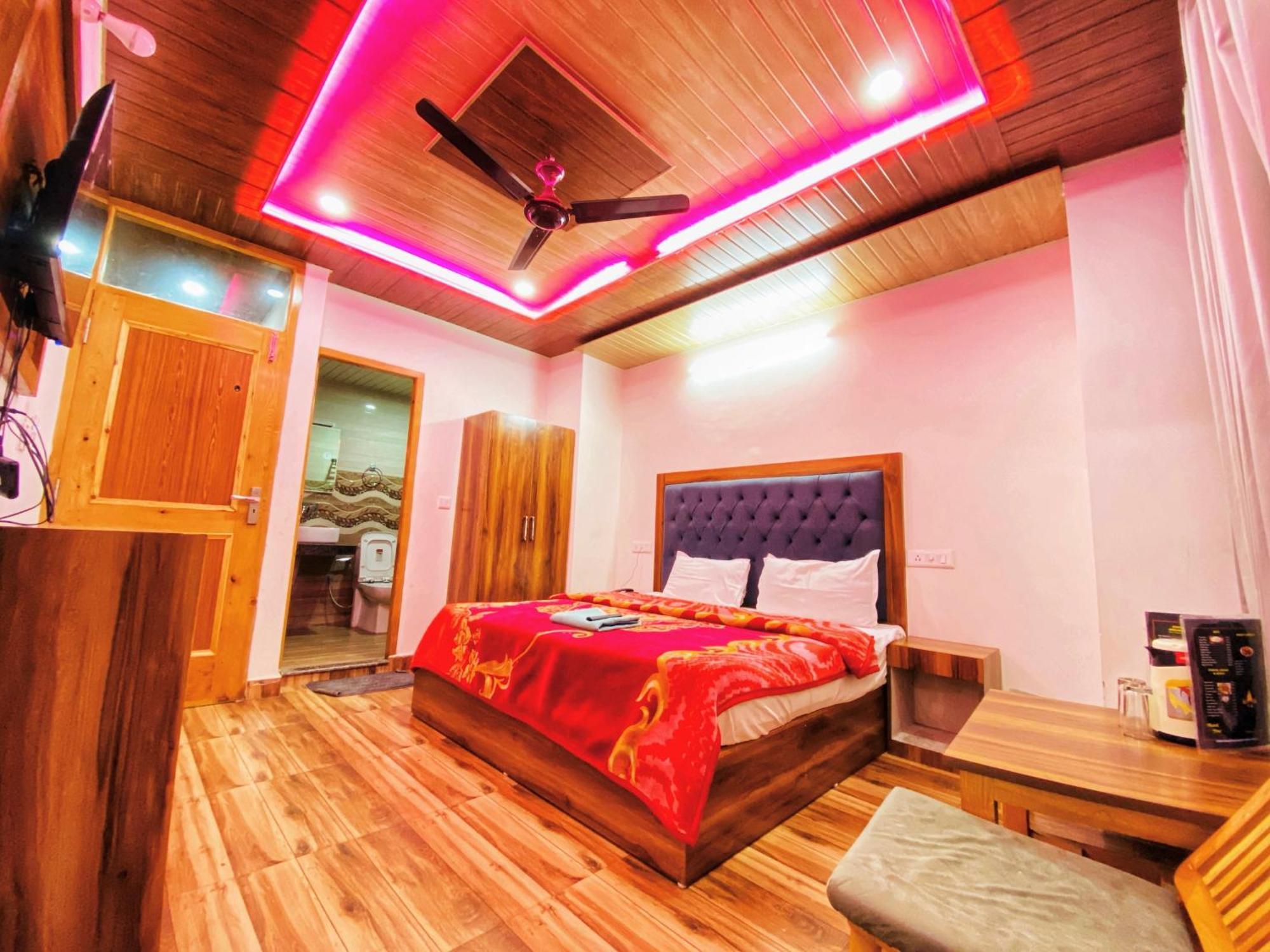Kst Villa Near Mall Road Manali — Photos 2